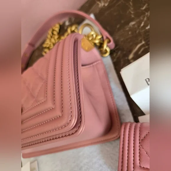 CHANEL Small Boy Bag. - Picture 6 of 15